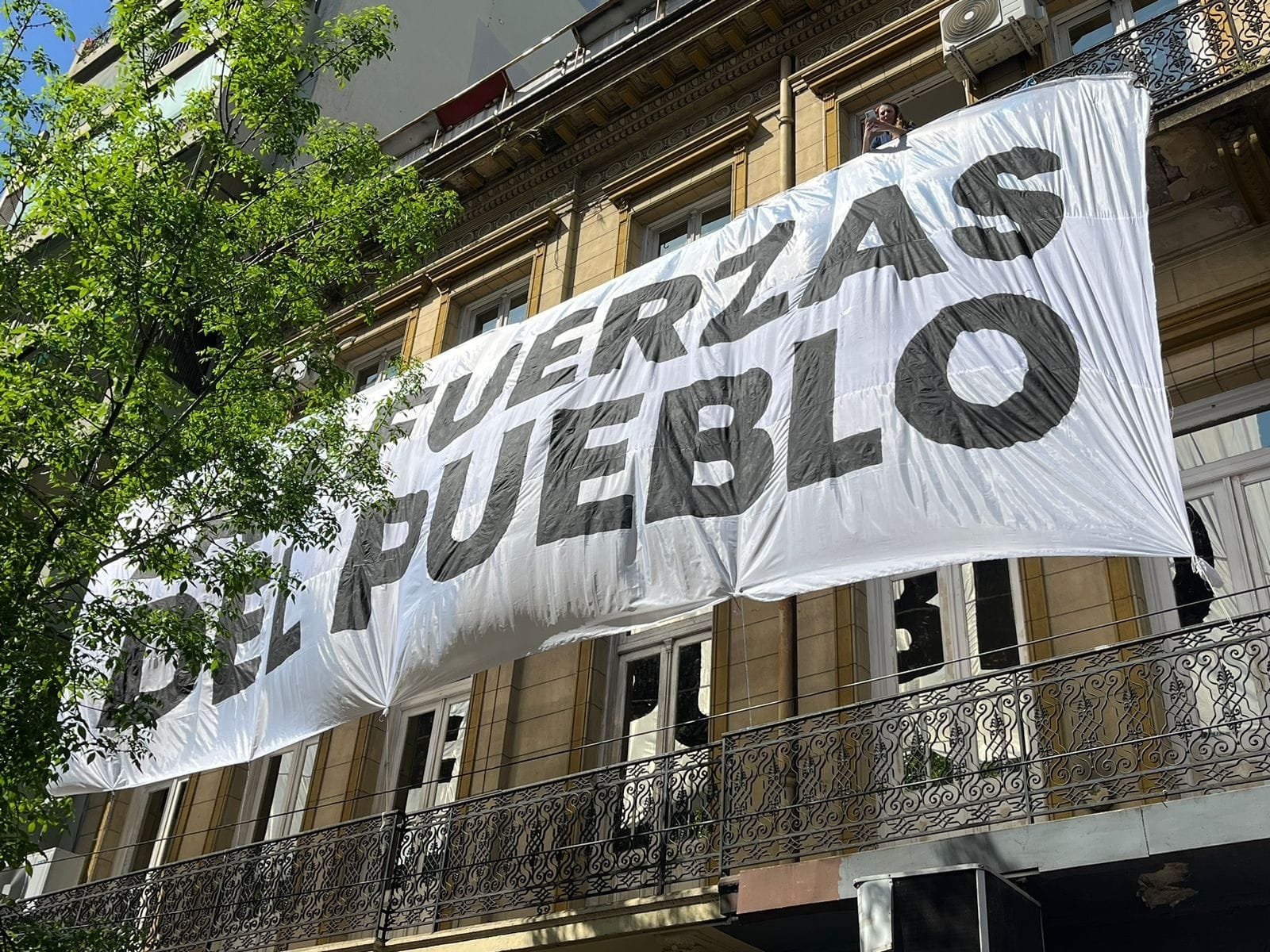 LAS FUERZAS DEL PUEBLO